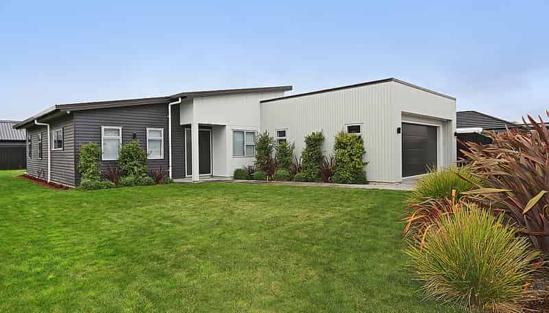 42 Arbuckle Road, Frimley