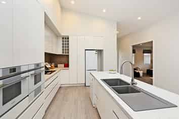 42 Arbuckle Road, Frimley