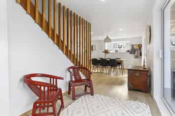 6 Alston Ave, Kelston