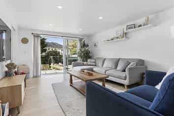 6 Alston Ave, Kelston