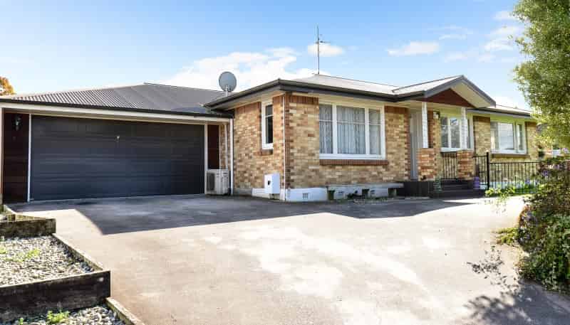 2 Michael Avenue, Dinsdale