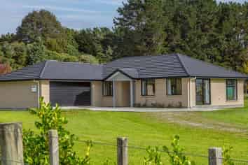 77 Halls Road, Pahiatua