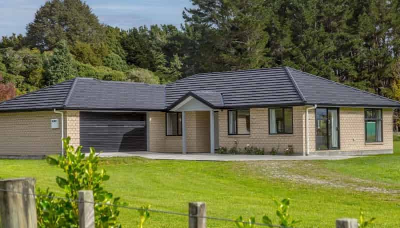 77 Halls Road, Pahiatua