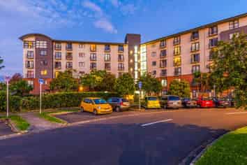 3i/10 Crown Lynn Place, New Lynn