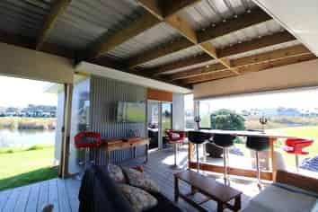 107 Mahoe Place, Matarangi