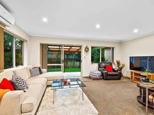 2 Chloe Place, Massey