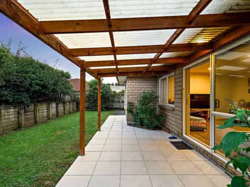 2 Chloe Place, Massey