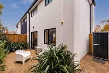 b/8 Moa Place, Christchurch Central