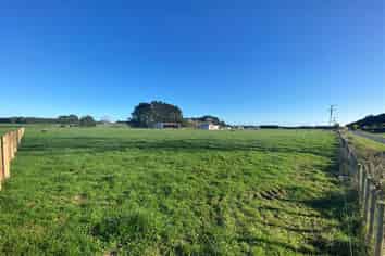 220 Ohanga Road, Onaero