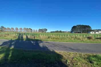 220 Ohanga Road, Onaero