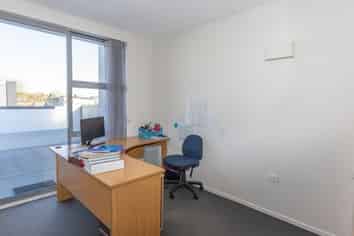 Office Suite Queen Street