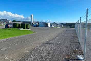 Large Industrial Yard with Porta-com