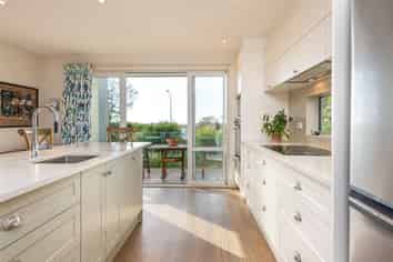 340 Centaurus Road, Hillsborough