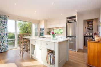 340 Centaurus Road, Hillsborough