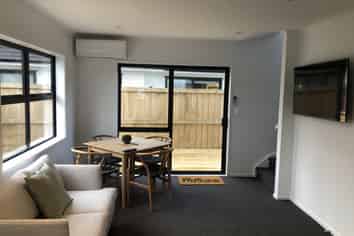 2-1/74 Carrington Avenue, Hillcrest