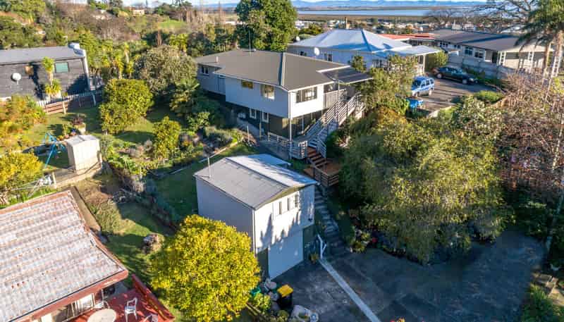 704 Richmond Street, Thames