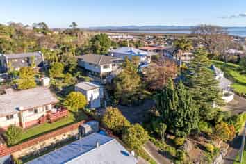 704 Richmond Street, Thames