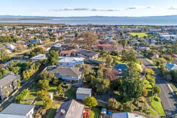 704 Richmond Street, Thames