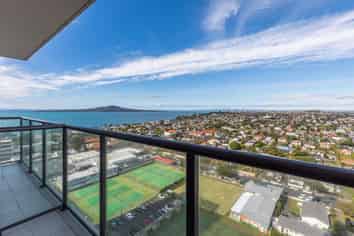 9-17 Byron Avenue, Takapuna