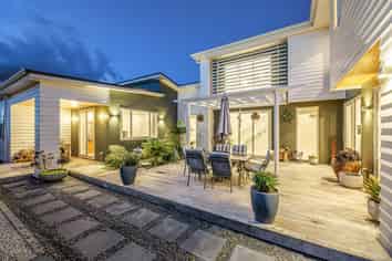 62 Pohutukawa Parade, Riverhead