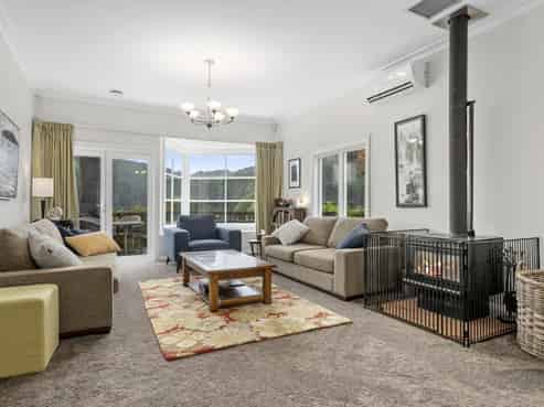 80 Wyndham Road, Pinehaven