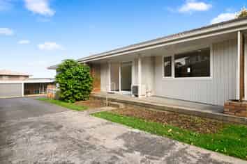 2/68A Ridge Road, Howick