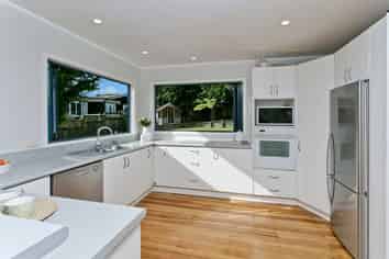 1/901 Beach Road (Rear House), Waiake