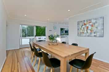 1/901 Beach Road (Rear House), Waiake