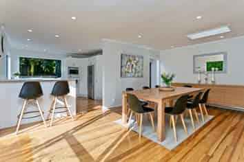 1/901 Beach Road (Rear House), Waiake