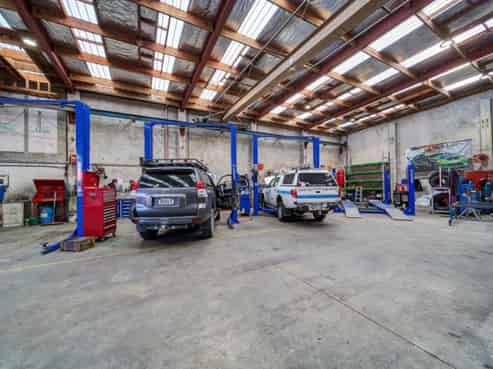 Prime automotive/trade retail precinct