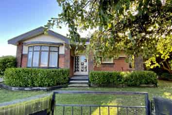 12 Jenkin Street, Strathern