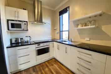 12 Jenkin Street, Strathern