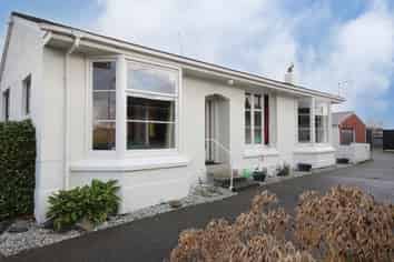 75 Saturn Street, Strathern