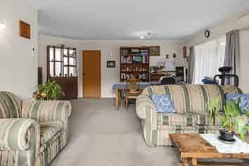 1/63 Eighth Avenue, Avenues