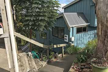 16 Ross Street, Opua