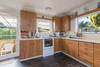 83 Toi Toi Street, Toi Toi