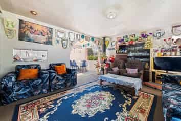 42 Israel Avenue, Clover Park