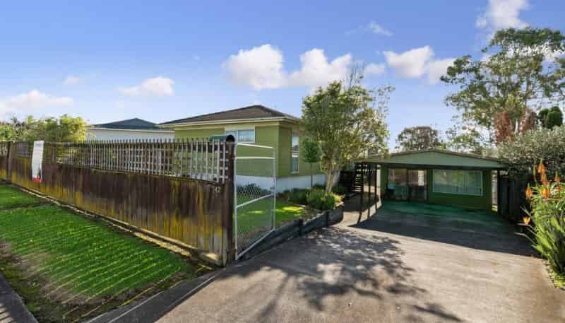 42 Israel Avenue, Clover Park