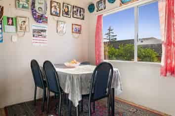 42 Israel Avenue, Clover Park