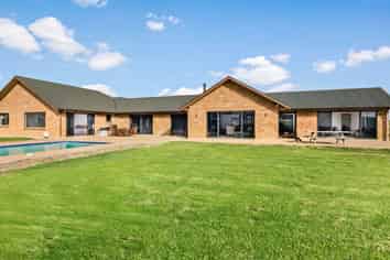 87 Ruebe Road, Buckland