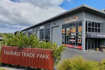 Lunch Bar Unit in Tauriko Trade Park