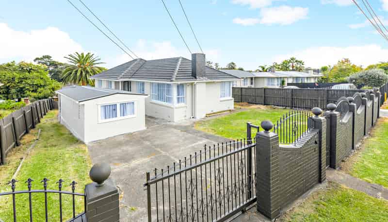 8 Hamill Road, Otara