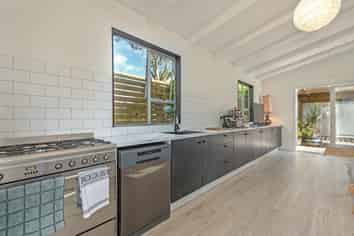 23 Barling Street, Himatangi Beach