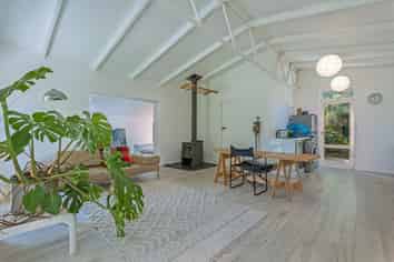 23 Barling Street, Himatangi Beach