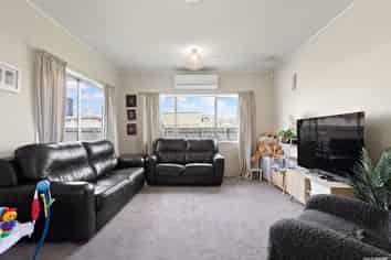 46 Wickman Way, Mangere