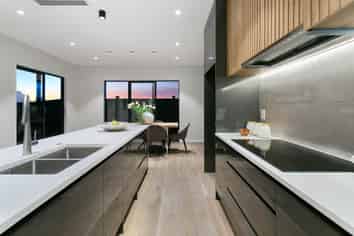 5 Kumukumu Road, Long Bay