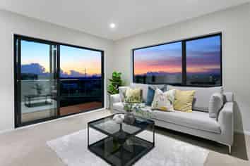 5 Kumukumu Road, Long Bay