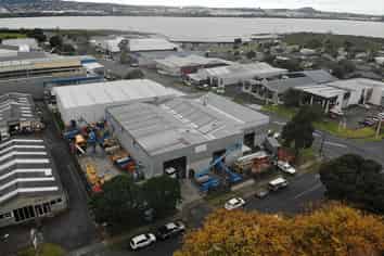 Gantry Cranes in Mahunga Drive