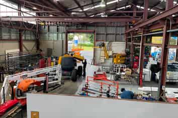 Gantry Cranes in Mahunga Drive