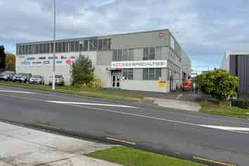 Gantry Cranes in Mahunga Drive